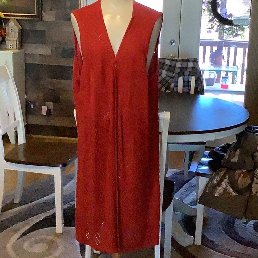 Ladies long dressy lace vest in red size 2x